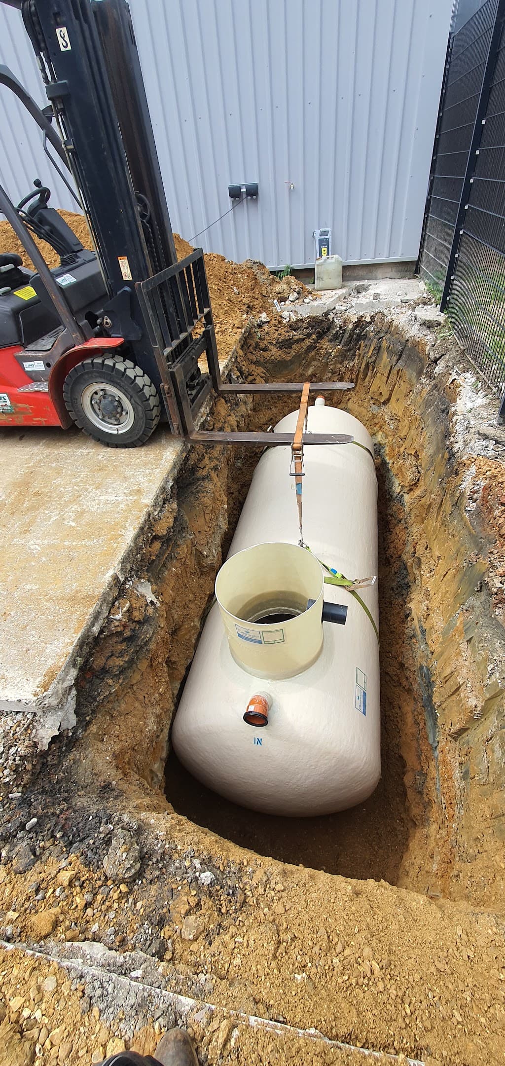 DGS Services Ltd - Reading drainage Company